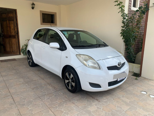 Imagen 7 de 12 de Toyota Yaris Hatch Back