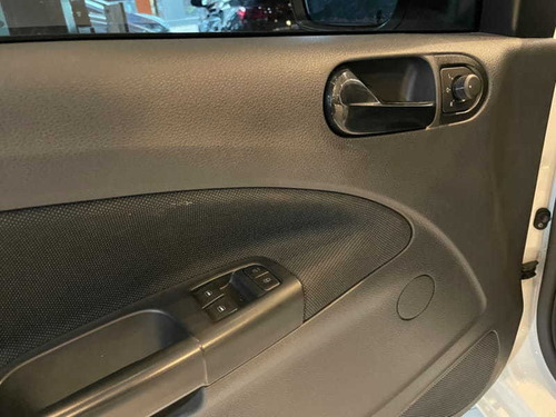 Imagem 13 de 15 de Volkswagen Voyage 1.6 Msi Total Flex Aut. 2021