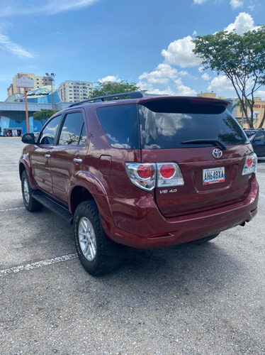 Imagen 3 de 12 de Toyota Fortuner Sr 4x4