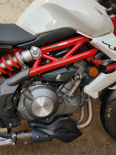 Imagen 3 de 11 de Benelli Tnt300