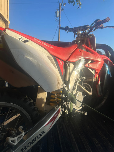 Si Buscas Poder En La Motocross Honda Crf250r Lo Encontrarás