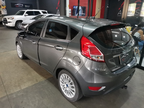 Ford Fiesta 2016 1.6 Hatchback Titanium
