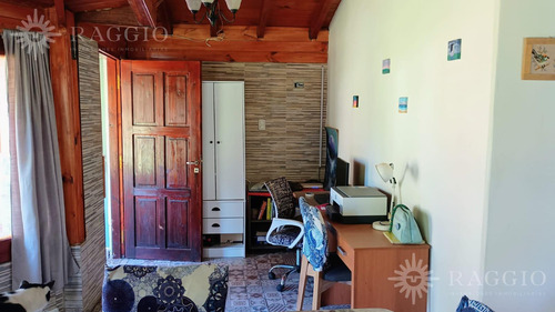 Casa De Cinco Ambientes En Terreno De 2500 M2 (so-32)