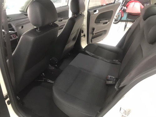 Imagem 6 de 13 de Volkswagen Voyage 1.6 Msi Trendline Total Flex 4p