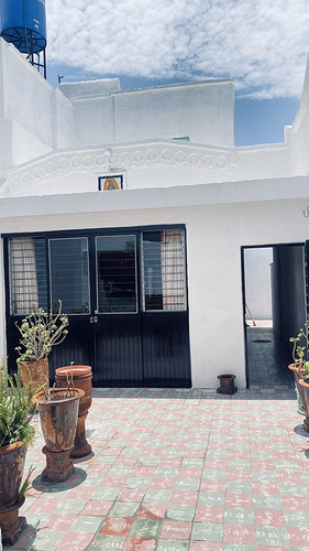 Casa Remodelada Muy Céntrica A Dos Cuadras Del Hospital Civil Muy Amplia