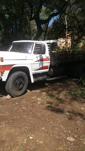 Caminhão Ford F600