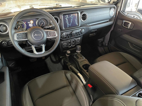 Imagen 11 de 13 de Jeep Wrangler Sahara
