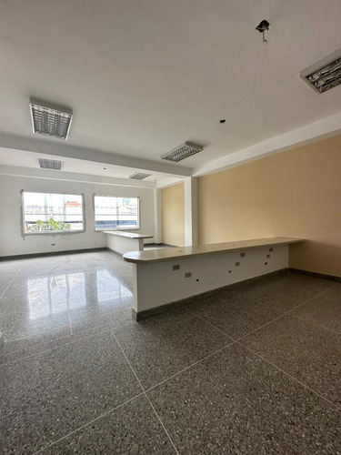 Imagen 11 de 13 de R.p/ Galpón Alquiler / Edificio En Alquiler , San Cristóbal