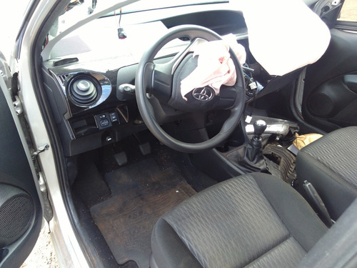 Sucata Toyota Etios Hb 1.3l Mt 2017 Para Venda De Peças