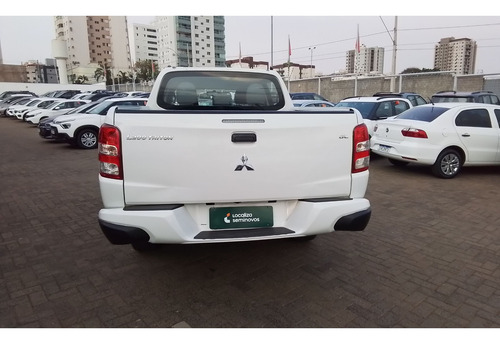 Mitsubishi L200 Triton 2.4 16V TURBO DIESEL GL CD 4X4 MANUAL