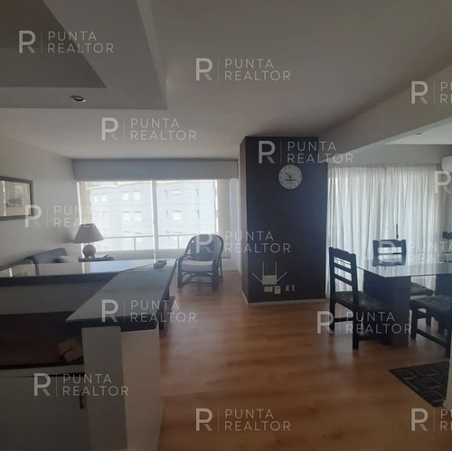 Departamento De 2 Dormitorios En Venta En La Península De Punta Del Este, Uruguay