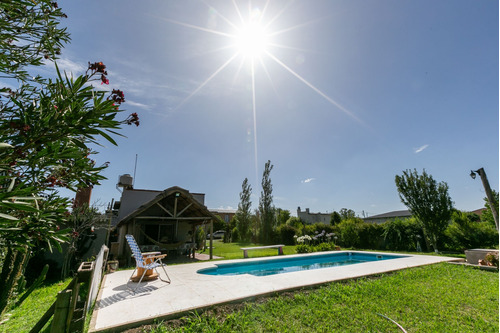 Venta/permuta Casa Quinta 4 Ambientes Con Pileta