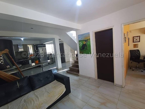 Imagen 3 de 19 de Townhouse En Venta Urb. Uriel I Turmero Lc Mls #23-20359