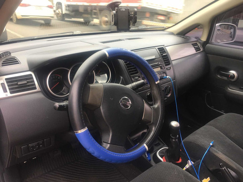 Nissan Tiida Sedan 1.8 Flex 4p 2011