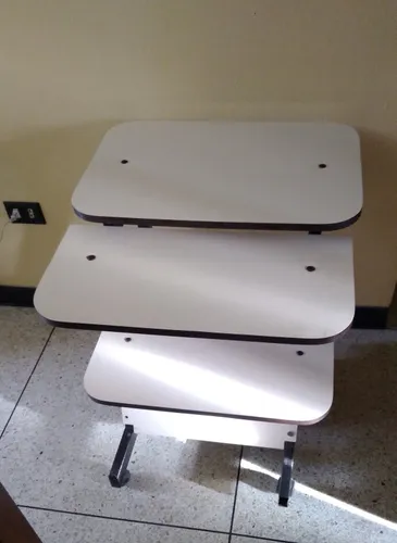 Mesa Para Computadora,impresora,teclado,regulador ... (Usado)