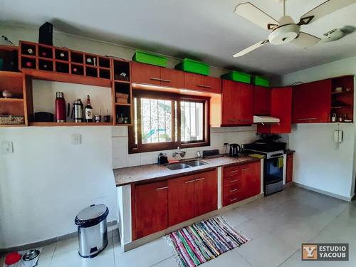 Casa Venta 3 Dormitorios 2 Baños 1 Cochera 1 Quincho 270 Mts 2 Totales - La Plata