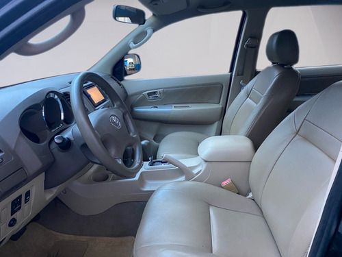 Toyota Hilux SW4 SRV 4x4 3.0 Turbo (aut)