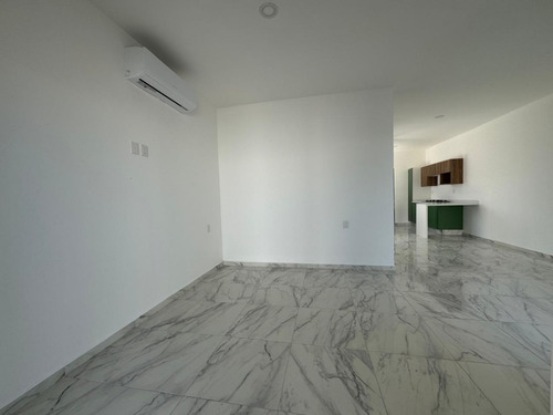 Casa En Venta En Lomas De La Rioja Con Alberca, Roof Garden, 3 Recámaras Y Un Estudio Que Puede Ser 4ta. Recámara, Riviera Veracruzana
