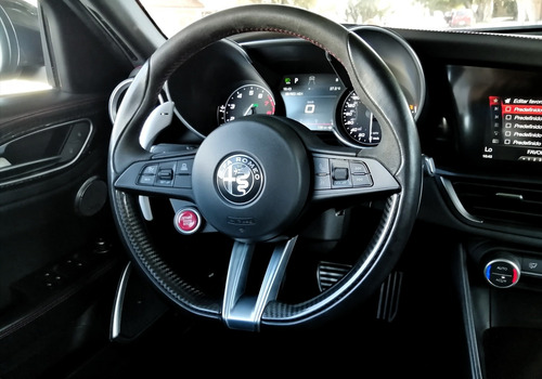 Imagen 10 de 15 de Alfa Romeo Giulia 2018 Quadrifoglio V6 Bi-turbo Factura Org