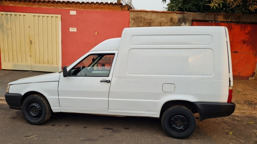 Imagem 2 de 8 de Fiat Fiorino Gasolina 1.6