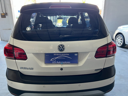 Imagen 8 de 14 de Volkswagen Suran 1.6 Track Les Automotores