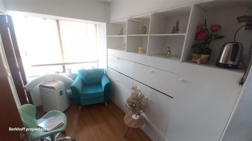 Oficina En Venta, 1/2 Cuadra Del Metro Alcántara, Las Condes