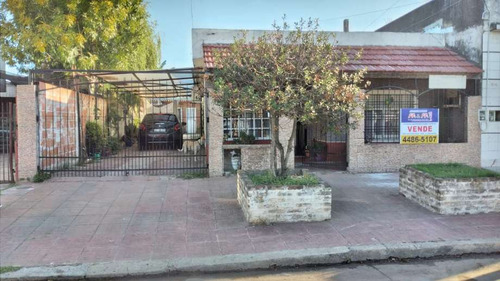 Casa Para 2 Familias En Venta En Isidro Casanova