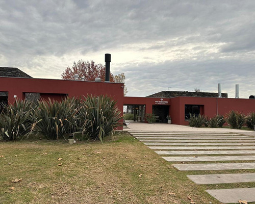 Venta Casa Barrio Cerrado San Sebastian,209 M2 Cub 1000m2 Lo
