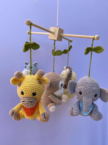 Móbile Safári Amigurumi Em Crochê