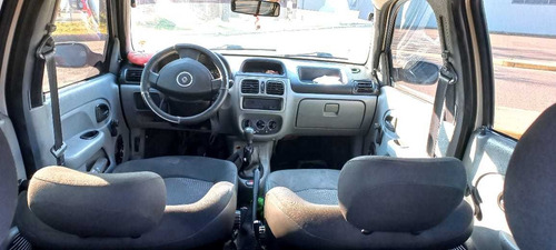 Imagen 7 de 13 de Renault Clio 1.2 Authentique Pack I 75cv 2011