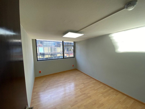 Excelente Oficina De 250 M2 En Prado Norte