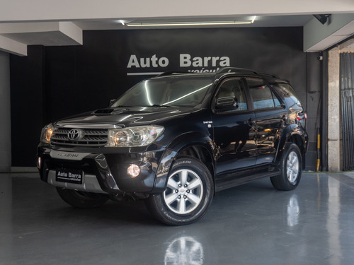 Toyota Hilux SW4 3.0 SRV 4X4 7 LUGARES 16V TURBO INTERCOOLER DIESEL 4P AUTOMÁTICO