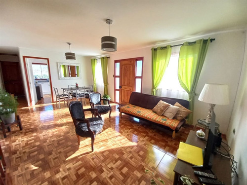 Se Vende Terreno De 5567 Mts2 Con Casa, 3 Dorm. 2 Baños.