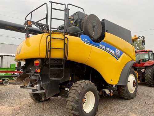 Cosechadora New Holland Cr6080 - 35 Pies - Año 2015