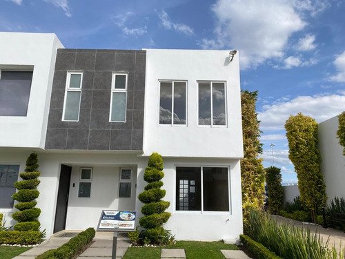 Venta De Casa Residencial De 3 Recamaras En Tecámac Ojo De Agua Con Casa Club Con Alberca