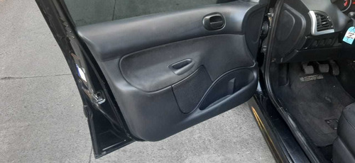 Peugeot 207 2011 1.4 Xs
