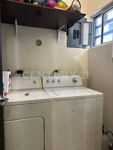 Casa En Venta En Fracc. Los Castaños Apodaca