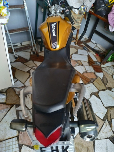 Imagem 2 de 2 de Honda Cb300