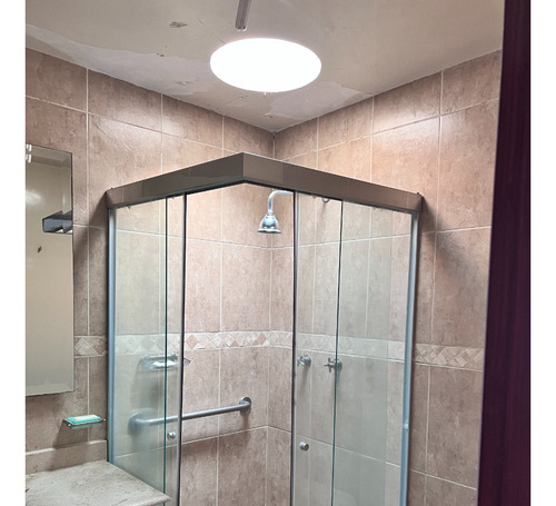 Casa Recien Remodelada, Cuenta Con Todos Los Servicios Basicos Y Cuenta Con Privacidad Al Tener Control De Acceso De Visitantes