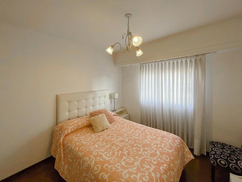 Imagen 3 de 12 de Departamento De 1 Dormitorio Con Balcón Y Cocina Separada En Lourdes