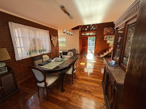 Venta Casa 4 Dormitorios El Palomar 290 M2 Lote 600m2 Piscina Quincho