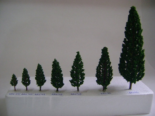 Imagen 1 de 6 de Nico 10 Pinos De 5,8 Cms Alto Plastico Y Esponja H0 (arv 41)