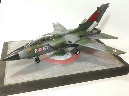 Avion Tornado 1/72 Armado C Base