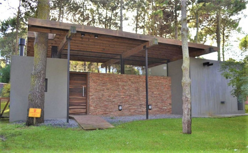 Oportunidad En Venta En El Exclusivo Barrio Lomas De Valeria