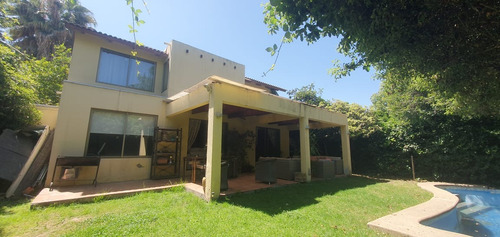 Casa 2 Pisos Amplia , 5 Dormitorios , 3 Baños , Living , Com