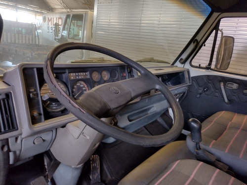 Imagem 6 de 10 de Volkswagen 12140