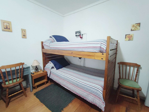 Venta De Propiedad Comercial En Centro De Quilpué, 5h+5b+4e