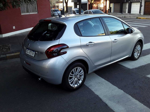 Peugeot 208 1.6 Allure