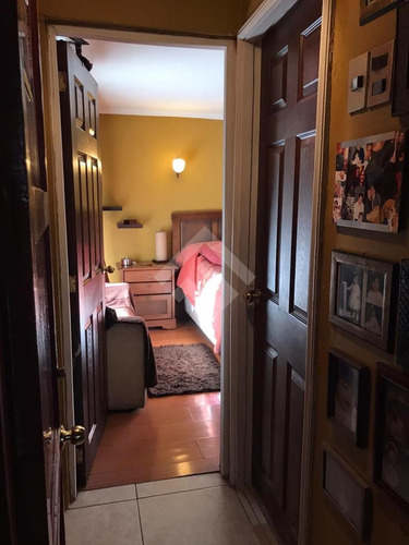 Casa En Venta De 5 Dorm. En Ñuñoa