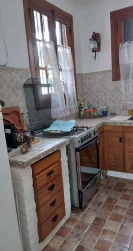 Casa En Venta - 2 Dormitorios 1 Baño - Cochera - 433mts2 - Caseros
